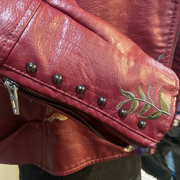 Stylish Marion jacket with lots of detail - Picture 6 of 11